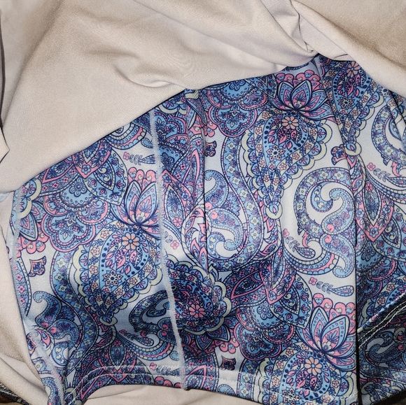 NWOT EXERCISE DRESS - SIZE LARGE - BUILT IN SHORTS - Picture 3 of 6